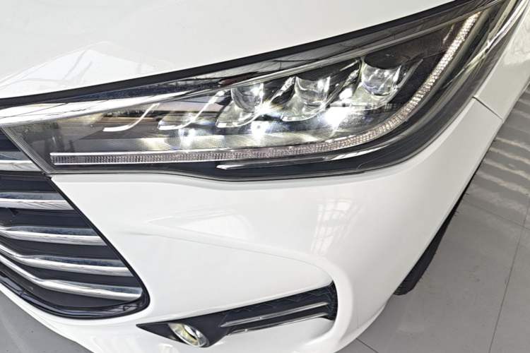 Used BYD Song MAX 2017 1.5T Automatic Smart Connect Elite 7-Seater Left Front Headlight