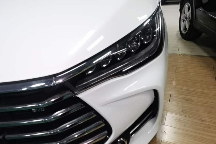 Used BYD Song MAX 2017 1.5T Automatic Smart Connect Elite 7-Seater Left Front Headlight