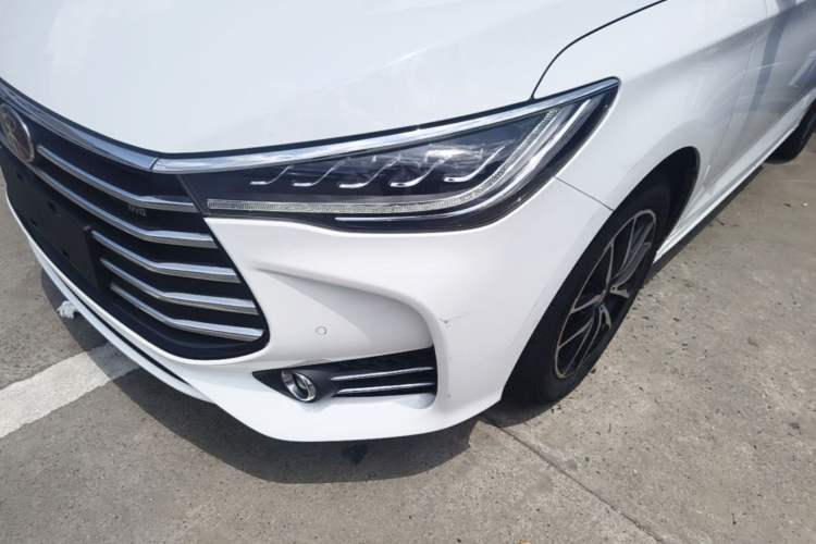 Used BYD Song MAX 2017 1.5T Automatic Smart Connect Prestige 7-Seater Left Front Headlight