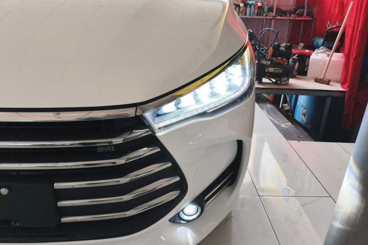 Used BYD Song MAX 2017 1.5T Automatic Smart Connect Elite 7-Seater Left Front Headlight