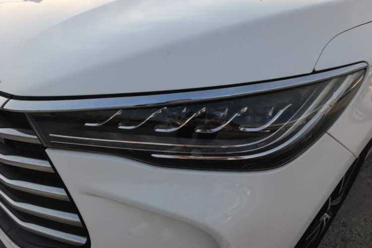 Used BYD Song MAX 2017 1.5T Automatic Smart Connect Elite 7-Seater Left Front Headlight