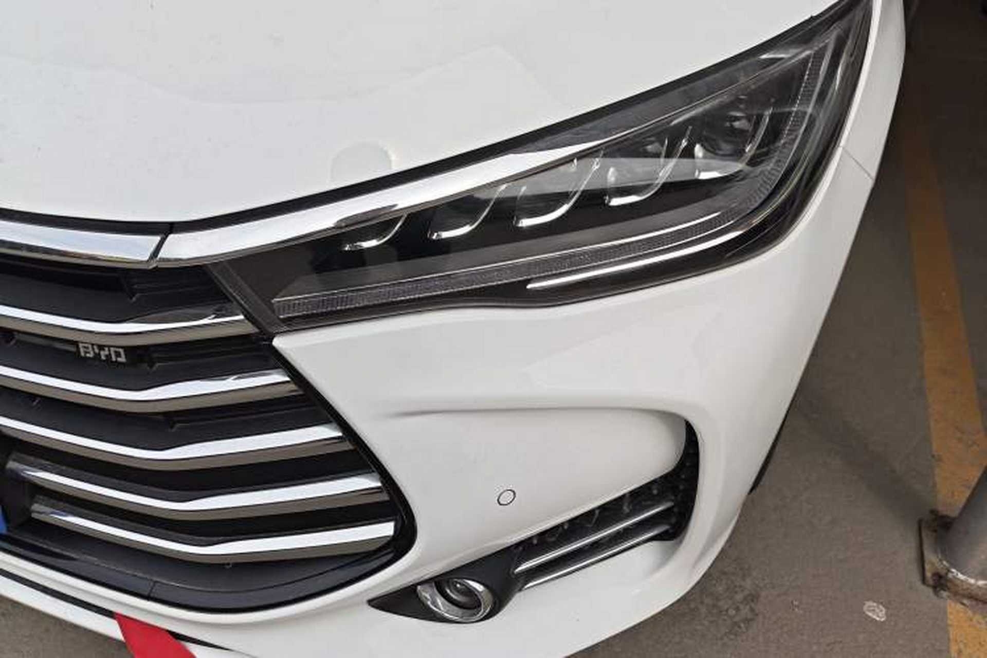 Used BYD Song MAX 2017 1.5T Automatic Smart Connect Prestige 7-Seater Left Front Headlight