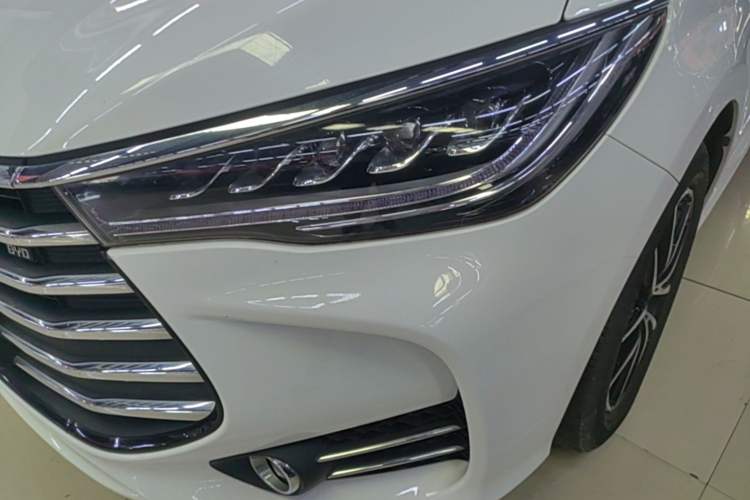 Used BYD Song MAX 2017 1.5T Automatic Smart Connect Elite 7-Seater Left Front Headlight