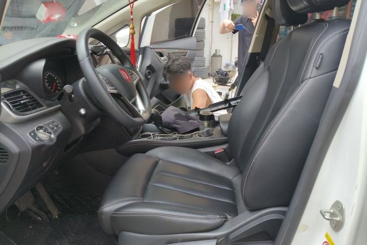 Used BYD Song MAX 2017 1.5T Automatic Smart Connect Elite 7-Seater Left Front Seat