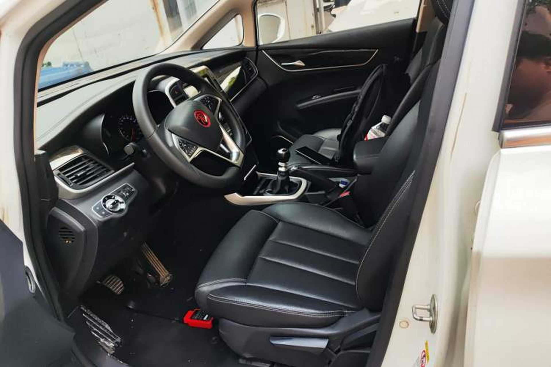 Used BYD Song MAX 2017 1.5T Manual Smart Connect Luxury 7-Seater Left Front Seat