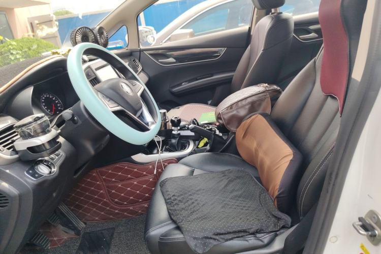 Used BYD Song MAX 2017 1.5T Manual Smart Connect Luxury 7-Seater Left Front Seat