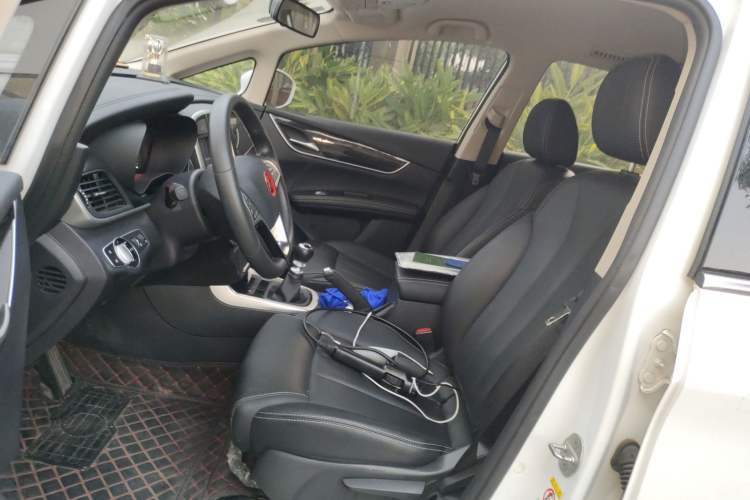 Used BYD Song MAX 2017 1.5T Manual Smart Connect Luxury 7-Seater Left Front Seat