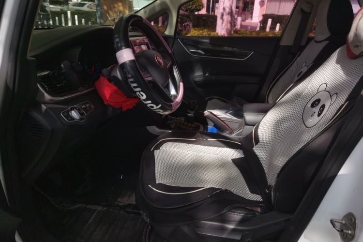 Used BYD Song MAX 2017 1.5T Manual Smart Connect Luxury 7-Seater Left Front Seat