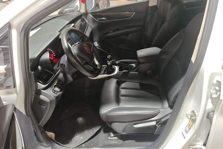 Used BYD Song MAX 2017 1.5T Manual Smart Connect Luxury 7-Seater Left Front Seat