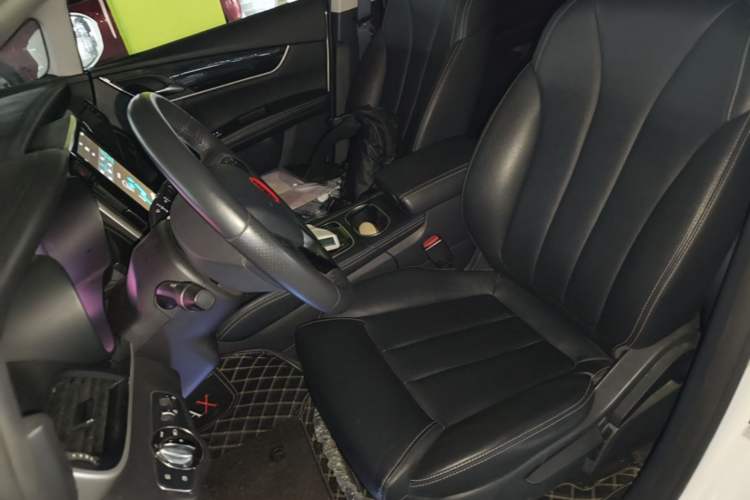 Used BYD Song MAX 2017 1.5T Automatic Smart Connect Luxury 7-Seater Left Front Seat