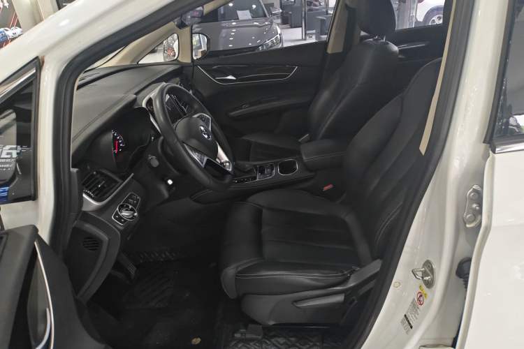 Used BYD Song MAX 2017 1.5T Automatic Smart Connect Elite 7-Seater Left Front Seat