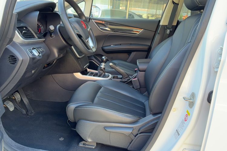 Used BYD Song MAX 2017 1.5T Manual Smart Connect Luxury 7-Seater Left Front Seat