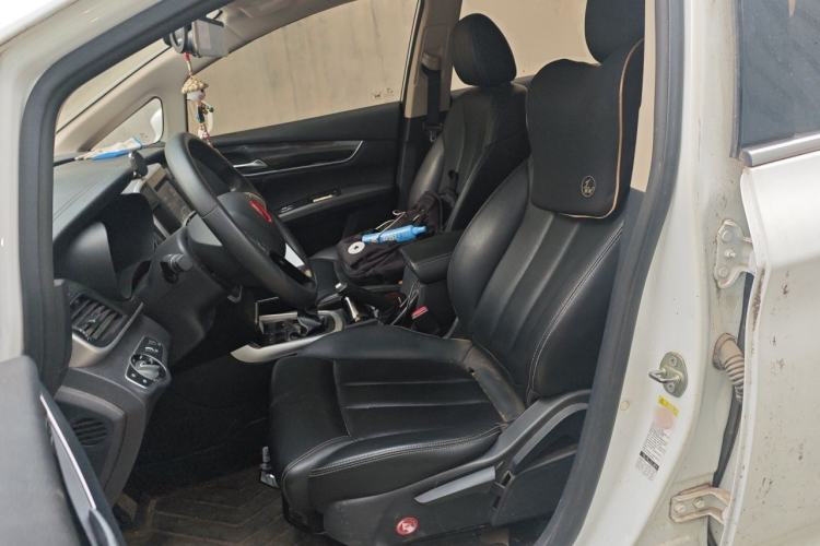 Used BYD Song MAX 2017 1.5T Manual Smart Connect Luxury 7-Seater Left Front Seat