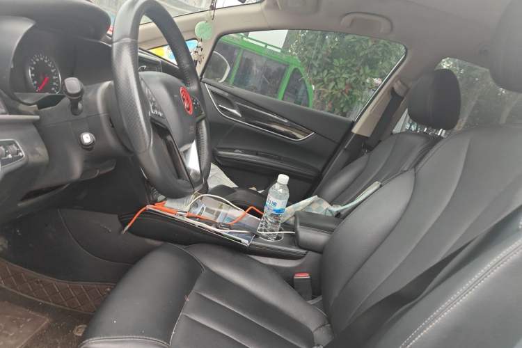Used BYD Song MAX 2017 1.5T Automatic Smart Connect Elite 7-Seater Left Front Seat