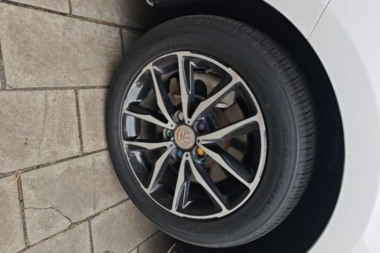 Used BYD Song MAX 2017 1.5T Automatic Smart Connect Luxury 7-Seater Left Front Wheel Hub