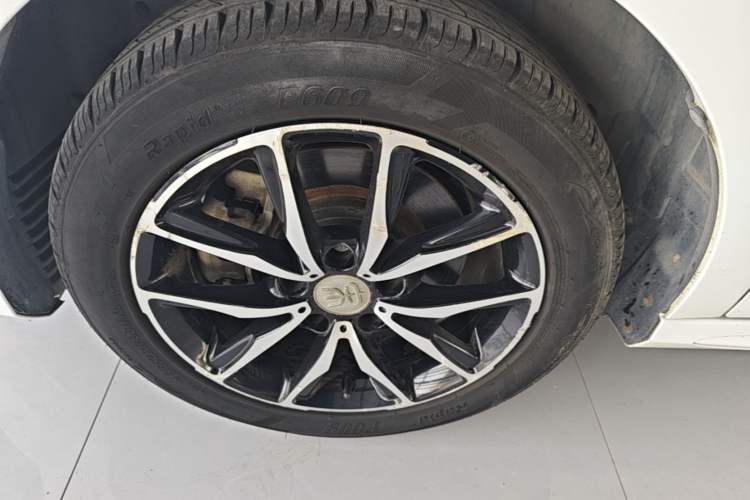 Used BYD Song MAX 2017 1.5T Automatic Smart Connect Elite 7-Seater Left Front Wheel Hub