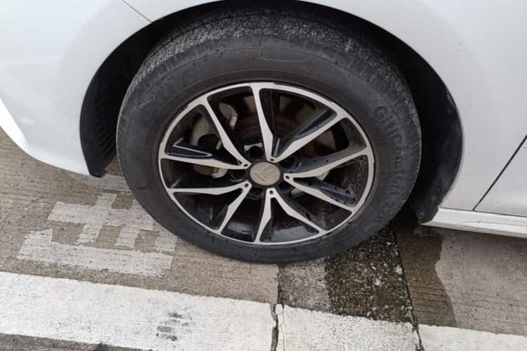 Used BYD Song MAX 2017 1.5T Automatic Smart Connect Elite 7-Seater Left Front Wheel Hub