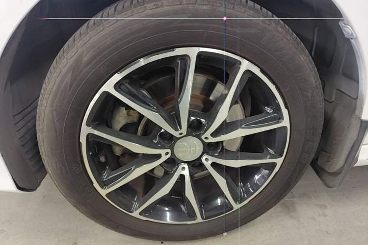 Used BYD Song MAX 2017 1.5T Automatic Smart Connect Luxury 7-Seater Left Front Wheel Hub