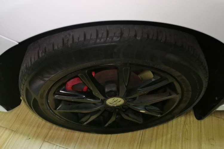 Used BYD Song MAX 2017 1.5T Automatic Smart Connect Elite 7-Seater Left Front Wheel Hub