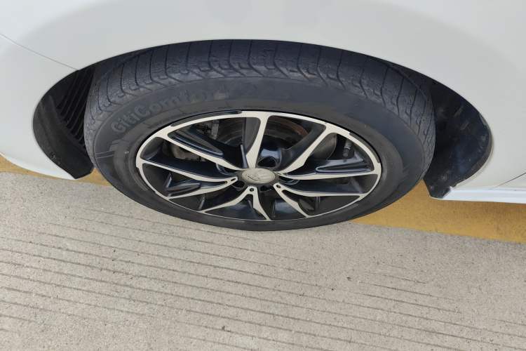 Used BYD Song MAX 2017 1.5T Automatic Smart Connect Elite 7-Seater Left Front Wheel Hub