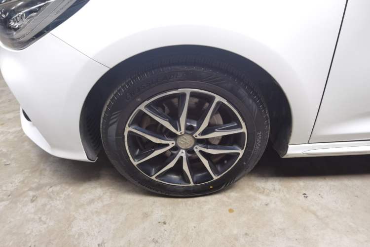 Used BYD Song MAX 2017 1.5T Automatic Smart Connect Luxury 7-Seater Left Front Wheel Hub
