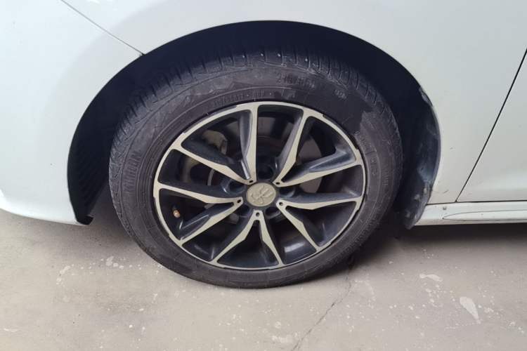 Used BYD Song MAX 2017 1.5T Automatic Smart Connect Elite 7-Seater Left Front Wheel Hub