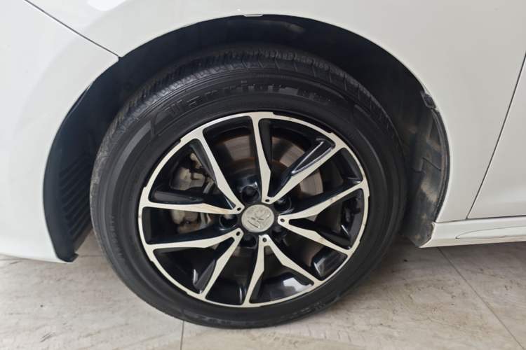 Used BYD Song MAX 2017 1.5T Automatic Smart Connect Elite 7-Seater Left Front Wheel Hub
