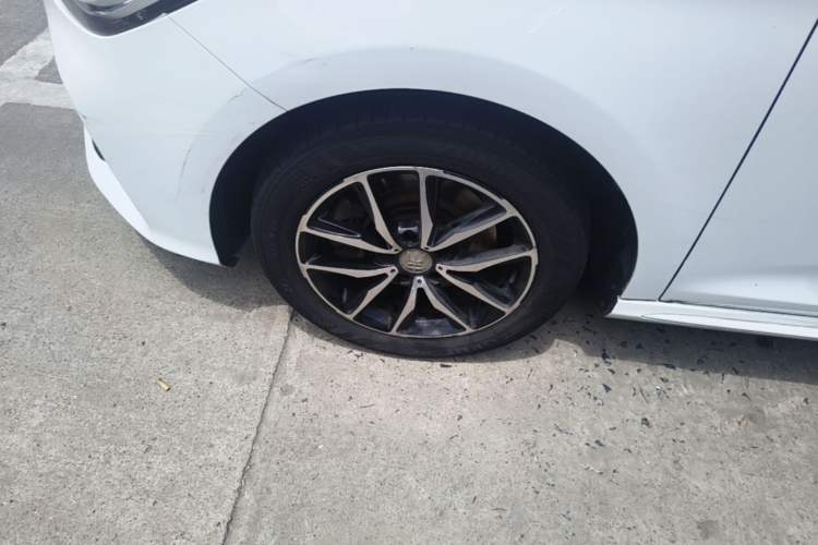 Used BYD Song MAX 2017 1.5T Automatic Smart Connect Prestige 7-Seater Left Front Wheel Hub