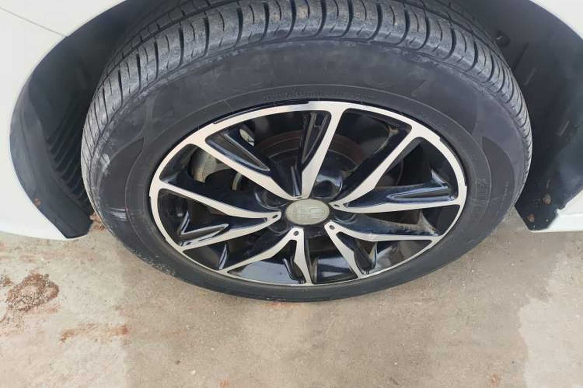Used BYD Song MAX 2017 1.5T Automatic Smart Connect Luxury 7-Seater Left Front Wheel Hub