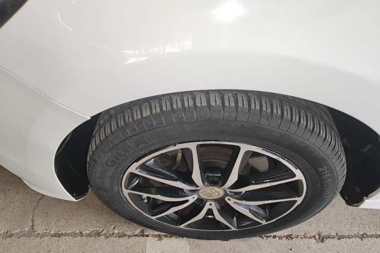 Used BYD Song MAX 2017 1.5T Automatic Smart Connect Elite 7-Seater Left Front Wheel Hub