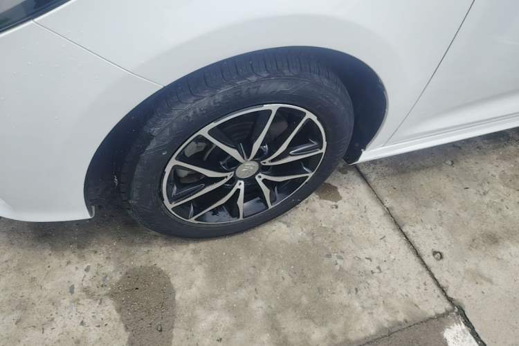 Used BYD Song MAX 2017 1.5T Automatic Smart Connect Luxury 7-Seater Left Front Wheel Hub