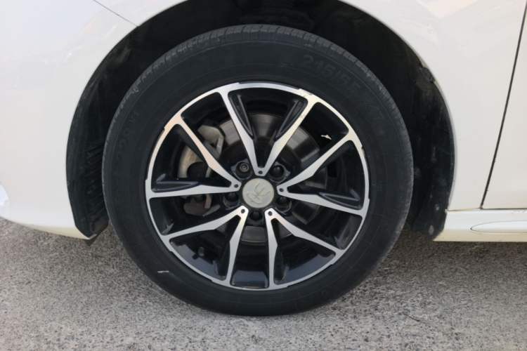 Used BYD Song MAX 2017 1.5T Automatic Smart Connect Elite 7-Seater Left Front Wheel Hub