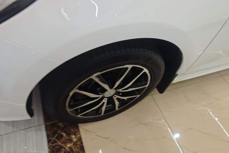 Used BYD Song MAX 2017 1.5T Automatic Smart Connect Elite 7-Seater Left Front Wheel Hub