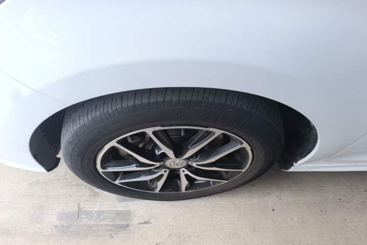 Used BYD Song MAX 2017 1.5T Automatic Smart Connect Elite 7-Seater Left Front Wheel Hub