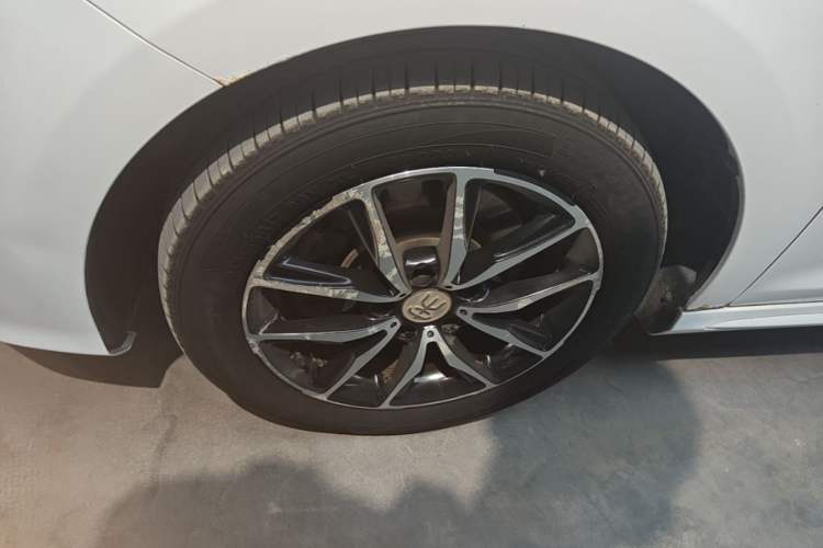 Used BYD Song MAX 2017 1.5T Automatic Smart Connect Elite 7-Seater Left Front Wheel Hub