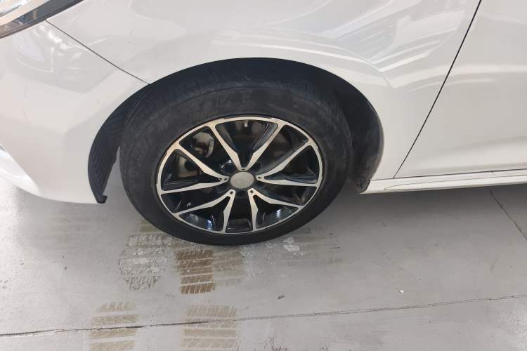 Used BYD Song MAX 2017 1.5T Automatic Smart Connect Elite 7-Seater Left Front Wheel Hub