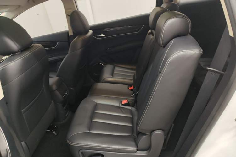Used BYD Song MAX 2017 1.5T Automatic Smart Connect Prestige 7-Seater Left Rear Seat