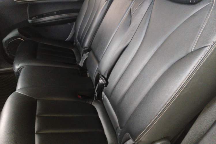 Used BYD Song MAX 2017 1.5T Automatic Smart Connect Prestige 7-Seater Left Rear Seat