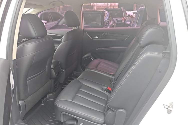 Used BYD Song MAX 2017 1.5T Automatic Smart Connect Elite 7-Seater Left Rear Seat