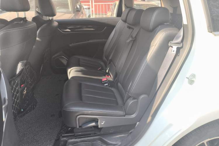 Used BYD Song MAX 2017 1.5T Automatic Smart Connect Elite 7-Seater Left Rear Seat