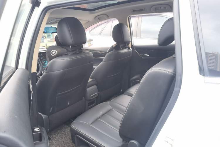 Used BYD Song MAX 2017 1.5T Automatic Smart Connect Prestige 7-Seater Left Rear Seat