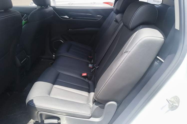 Used BYD Song MAX 2017 1.5T Automatic Smart Connect Prestige 7-Seater Left Rear Seat