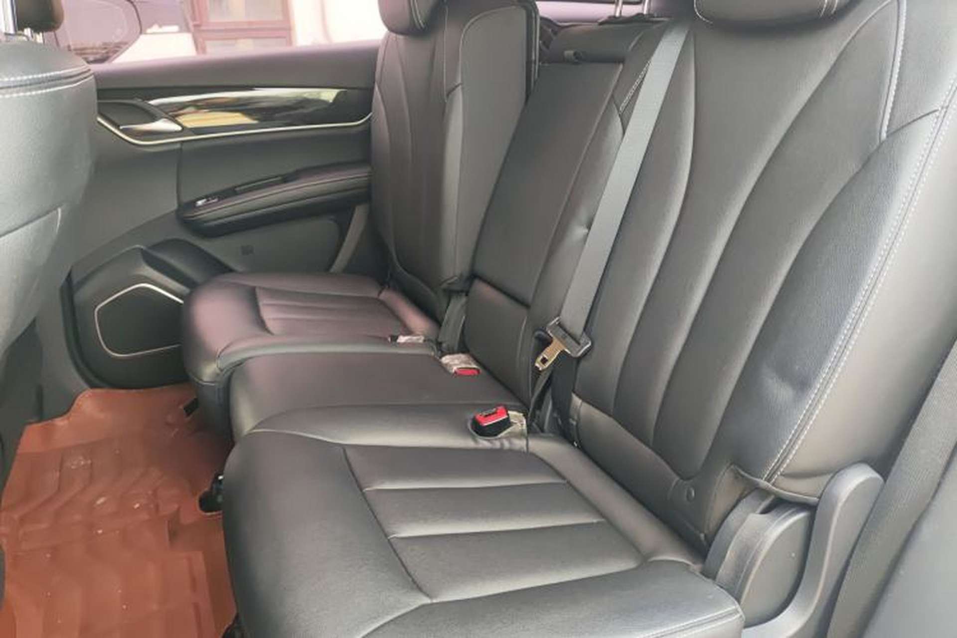 Used BYD Song MAX 2017 1.5T Automatic Smart Connect Luxury 7-Seater Left Rear Seat