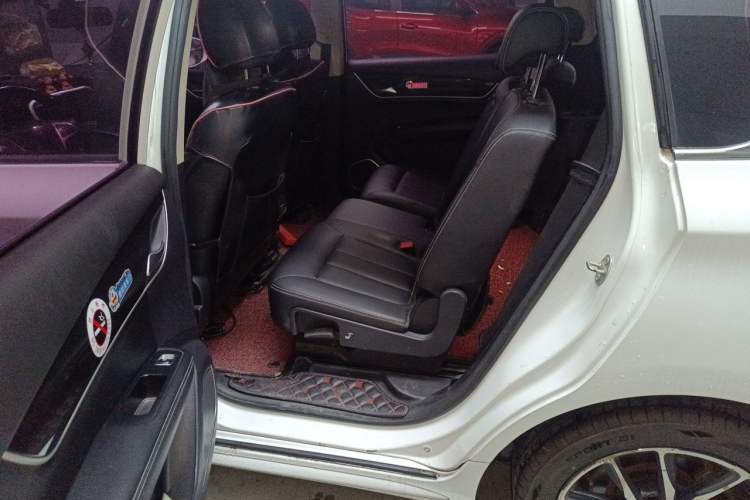 Used BYD Song MAX 2017 1.5T Automatic Smart Connect Elite 7-Seater Left Rear Seat