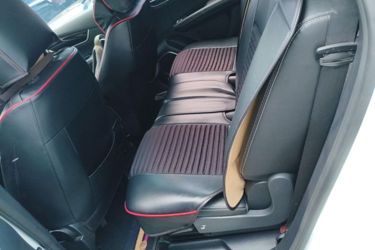 Used BYD Song MAX 2017 1.5T Automatic Smart Connect Luxury 7-Seater Left Rear Seat