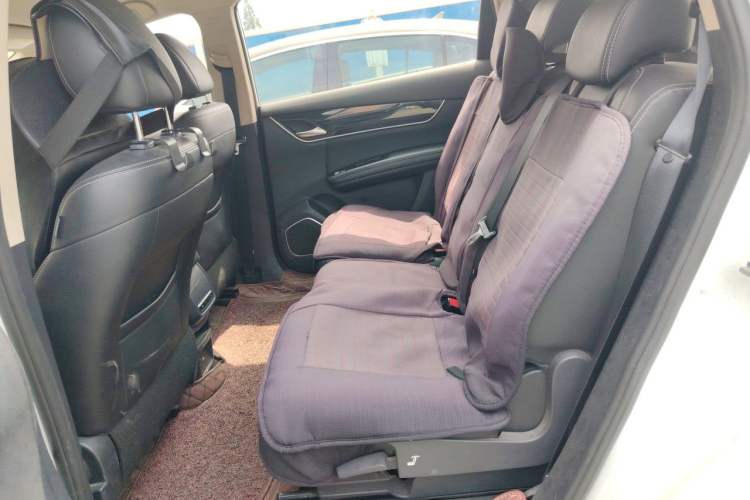 Used BYD Song MAX 2017 1.5T Manual Smart Connect Luxury 7-Seater Left Rear Seat