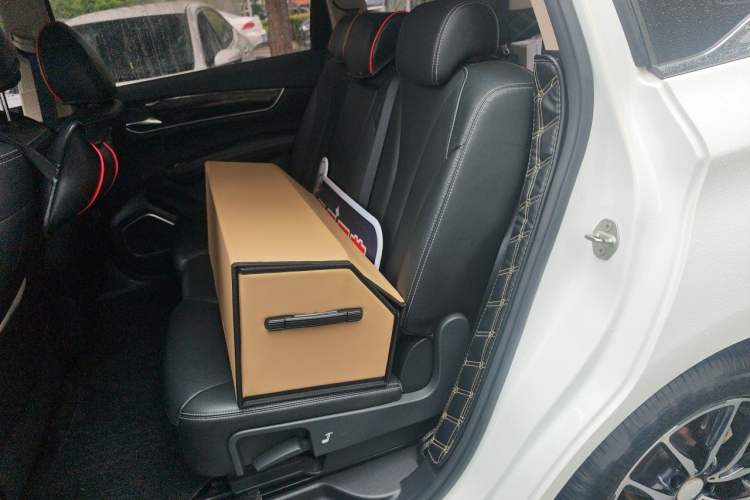 Used BYD Song MAX 2017 1.5T Automatic Smart Connect Elite 7-Seater Left Rear Seat