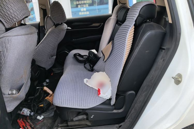 Used BYD Song MAX 2017 1.5T Automatic Smart Connect Elite 7-Seater Left Rear Seat