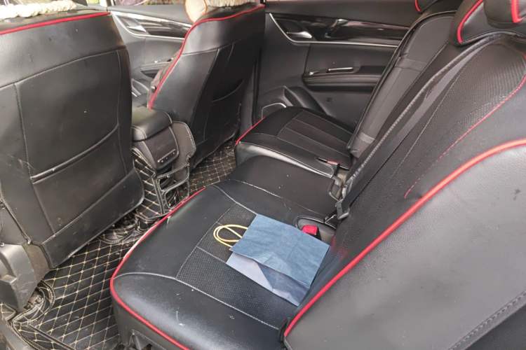 Used BYD Song MAX 2017 1.5T Automatic Smart Connect Elite 7-Seater Left Rear Seat