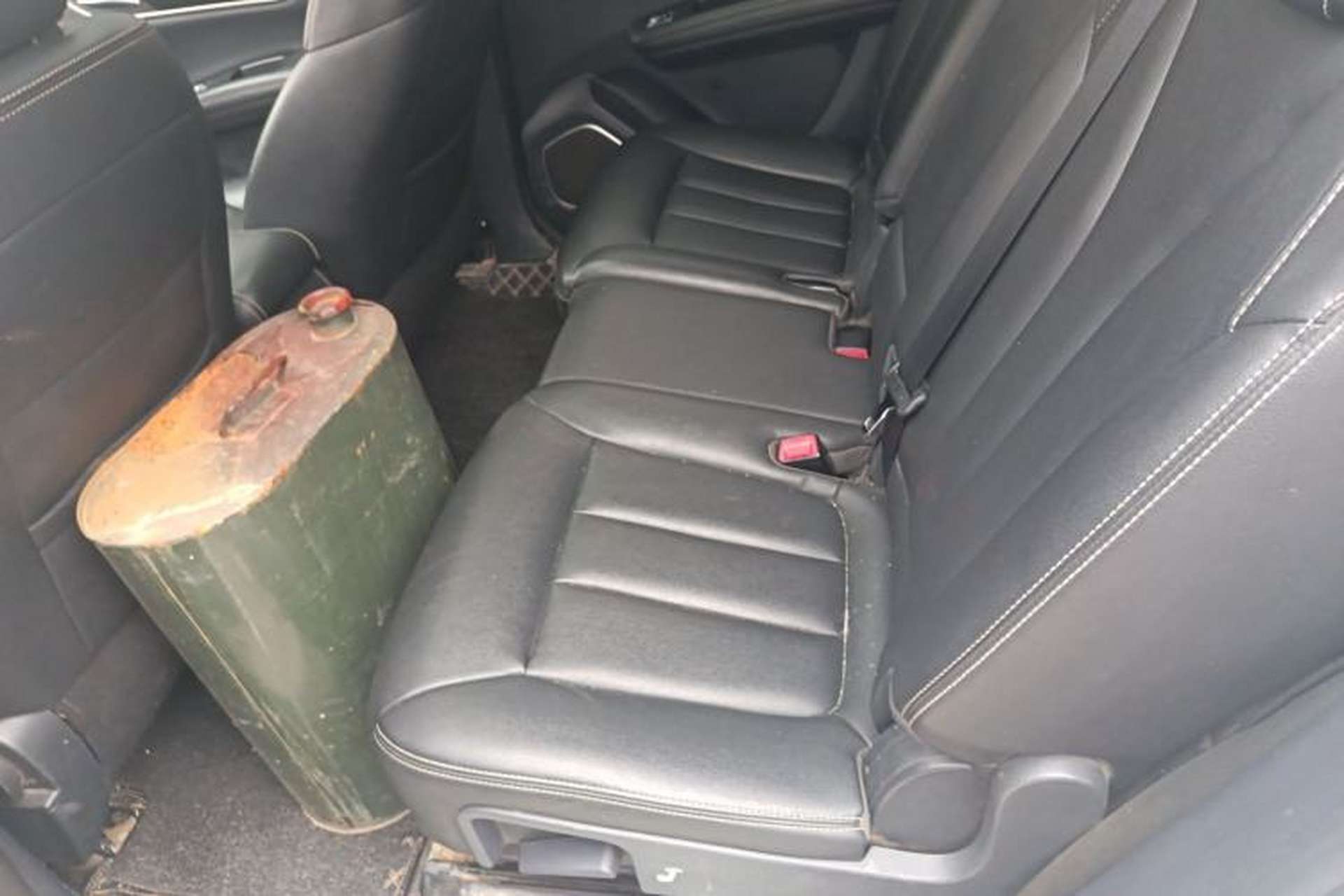 Used BYD Song MAX 2017 1.5T Automatic Smart Connect Elite 7-Seater Left Rear Seat